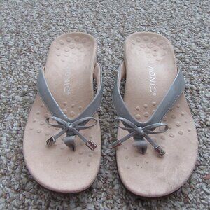 Vionic Gray Patent Bow Flip Flops Women's Size 6
